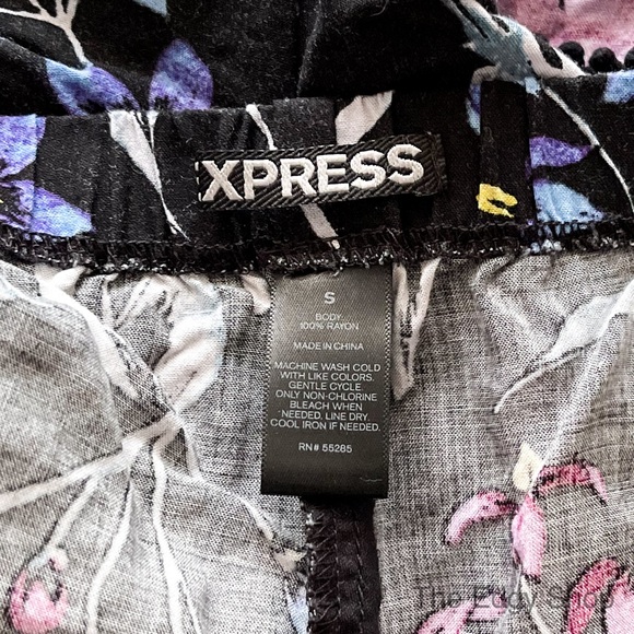 Express | Floral Pom Pom Trim Shorts - Picture 4 of 4